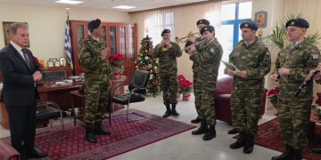 Τα κάλαντα έψαλαν στον Περιφερειάρχη Γιώργο Αμανατίδη οι στρατιωτικοί μουσικοί της 9ης Ταξιαρχίας (Βίντεο)