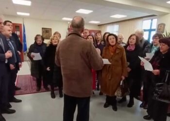 Κάλαντα στον Περιφερειάρχη Γιώργο Αμανατίδη από τον Μικρασιατικό Σύλλογο Κοζάνης