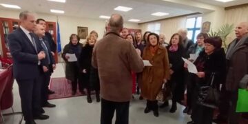 Κάλαντα στον Περιφερειάρχη Γιώργο Αμανατίδη από τον Μικρασιατικό Σύλλογο Κοζάνης