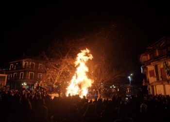 Σήμερα το έθιμο των φωτιών σε Φλώρινα, Πρέσπες, Άργος Ορεστικό και Σιάτιστα