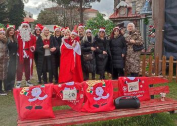 Άρωμα Χριστουγέννων σκόρπισαν οι κομμωτές της Πτολεμαΐδας