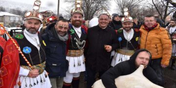 Σε Τετράλοφο και Άγιο Δημήτριο ο Γιάννης Κοκκαλιάρης για το έθιμο των Μωμόγερων (Βίντεο+Φωτογραφίες)