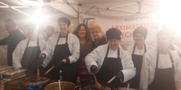 Εορταστική ατμόσφαιρα στην Πτολεμαΐδα με Αϊ Βασίληδες, παιχνίδια και πλούσια εδέσματα από Συλλόγους Γονέων και Κηδεμόνων Δημοτικών Σχολείων και από τη ΣΑΕΚ Πτολεμαΐδας! (ρεπορτάζ της Κούλας Πουλασιχίδου)