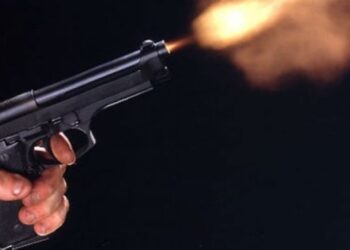 Έβγαλε όπλο και πυροβόλησε στον αέρα μέσα στο μαγαζί- Πρωτοφανές περιστατικό στο χορό των Συλλόγων της Αιανής