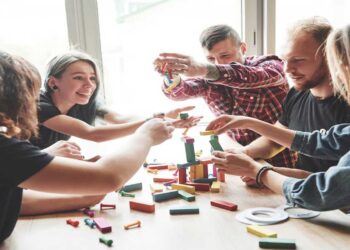 Πώς τα επιτραπέζια παιχνίδια φέρνουν κοντά οικογένεια και φίλους