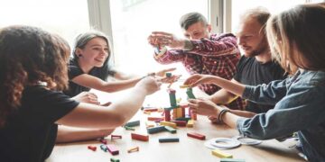 Πώς τα επιτραπέζια παιχνίδια φέρνουν κοντά οικογένεια και φίλους