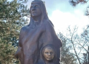 Εγκαταστάθηκε το “Μνημείο γενοκτονίας των Ελλήνων του Πόντου” στην Πτολεμαΐδα – Δείτε φωτογραφία