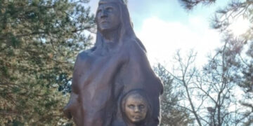 Εγκαταστάθηκε το “Μνημείο γενοκτονίας των Ελλήνων του Πόντου” στην Πτολεμαΐδα – Δείτε φωτογραφία