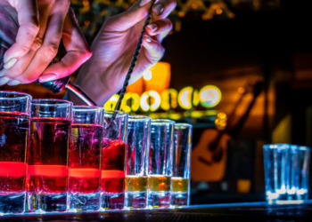 Πώς δρούσε το κύκλωμα που διακινούσε λαθραία ποτά – Πάνω από 3.000.000 ευρώ η ζημιά για το Δημόσιο