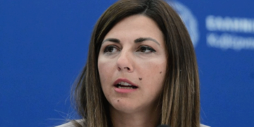 «Φροντιστής της γειτονιάς»: Τι είναι και πότε θα κάνει πρεμιέρα το νέο πρόγραμμα του Υπουργείου Κοινωνικής Συνοχής και Οικογένειας