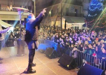 Πλημμύρησε από κόσμο η “ΑΥΛΗ ΤΩΝ ΒΟΥΝΩΝ” στα Γρεβενά στη συναυλία του Γιώργου Τσαλίκη (Βίντεο+Φώτο)