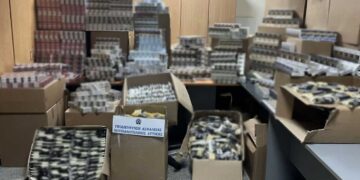 Κατασχέθηκαν 30.000 λαθραία τσιγάρα – Τρεις συλλήψεις στα νότια προάστια (Βίντεο)