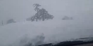 Βασιλίτσα: 30 εκατοστά χιόνι και συνεχίζει! (VIDEO)