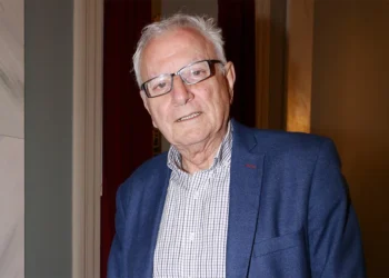 Πέθανε ο Κώστας Χαρδαβέλλας