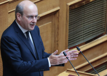 Αυξήσεις μισθών και συντάξεων το 2025 – Ποιες είναι οι 9 θετικές αλλαγές για τους πολίτες, σύμφωνα με τον Κ. Χατζηδάκη