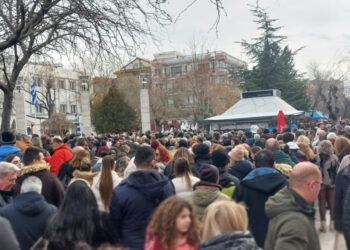 “Βούλιαξε” η Πτολεμαΐδα στη διαδήλωση για το τραγικό δυστυχημα των Τεμπών (Φώτο + Βίντεο)