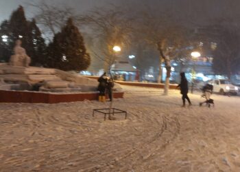 Ξεκίνησε ο χιονοπόλεμος στην Πτολεμαΐδα