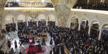 Η εξόδιος ακολουθία του Αρχιεπισκόπου Αναστάσιου (live)