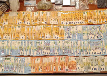 Συνελήφθη 20χρονος διακινητής ναρκωτικών  στην Καστοριά – Κατασχέθηκαν λεφτά και ουσίες (Φωτογραφία)