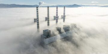 Έντονα ομιχλώδες το τοπίο στον ΑΗΣ Καρδιάς και τη γύρω περιοχή (Εντυπωσιακές φωτογραφίες και βίντεο)