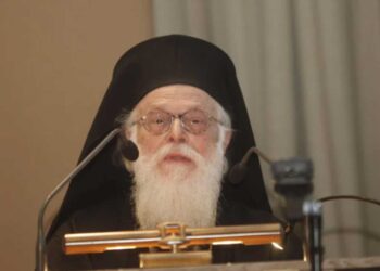 Κρίσιμες ώρες για τον Αρχιεπίσκοπο Αλβανίας Αναστάσιο – Τι αναφέρουν οι γιατροί