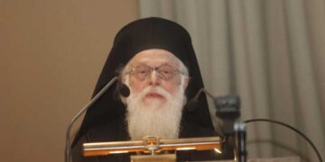 Κρίσιμες ώρες για τον Αρχιεπίσκοπο Αλβανίας Αναστάσιο – Τι αναφέρουν οι γιατροί