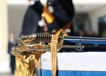 Σαρωτικό το δεύτερο κύμα Έκτακτων Κρίσεων στις Ένοπλες Δυνάμεις – Μειώθηκαν κατά 793 οι ανώτεροι αξιωματικοί