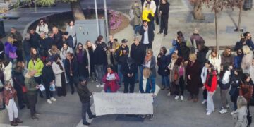 Κινητοποίηση της ΕΛΜΕ για τα Ωνάσεια Σχολεία στην Κοζάνη