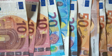 Αλλάζουν τα ευρώ: Πως θα είναι τα νέα χαρτονομίσματα