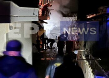 Άργος Ορεστικό: Φρικτό θάνατο βρήκε 80χρονη γυναίκα – Απανθρακώθηκε από φωτιά που ξέσπασε στο σπίτι της