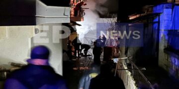 Άργος Ορεστικό: Φρικτό θάνατο βρήκε 80χρονη γυναίκα – Απανθρακώθηκε από φωτιά που ξέσπασε στο σπίτι της