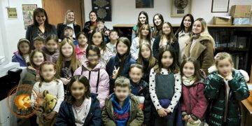 Προσφορά αγάπης προς το Κοινωνικό Παντοπωλείο Αμυνταίου από τα παιδιά του ΚΔΑΠ ABEBABLΩM