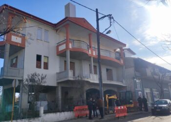 Νέες αντιδράσεις για την κεραία κινητής τηλεφωνίας στην Κοζάνη- Κάτοικοι σταμάτησαν τις εργασίες ηλεκτροδότησης