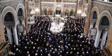 Κηδεία Κώστα Σημίτη: Δείτε live την εξόδιο ακολουθία στη Μητρόπολη Αθηνών