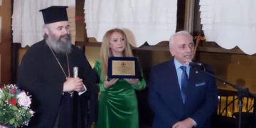 “Καρφίτσα ” δεν έπεφτε στην εκδήλωση του Π.Τ. ΕΕΣ Πτολεμαΐδας για την ανακήρυξη του Μητροπολίτου Φ.Π.Ε. κ.κ.Ειρηναίου σε ΕΠΊΤΙΜΟ ΜΈΛΟΣ του, από τον Πρόεδρο του ΕΕΣ Dr Αντώνιο Αυγερινό! (της Κούλας Πουλασιχίδου)