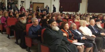 Τους συνταξιοδοτηθέντες Εκπαιδευτικούς, τίμησε η Ιερα Μητρόπολη Φλωρίνης Πρεσπών και Εορδαίας, με αφορμή την εορτή των Τριών Ιεραρχών!(ρεπορτάζ της Κούλας Πουλασιχίδου)