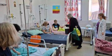 Δώρα στα παιδιά της Παιδιατρικής Κλινικής του Μαμάτσειου πρόσφερε η Ένωση Καθηγητών/-τριών Αγγλικής Δυτικής Μακεδονίας