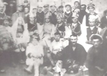 Τα πρώτα παραδοσιακά, ΜΟΜΟΕΡΙΑ, από τα Ούτσενα (Κομνηνά), 6 Ιανουάριου 1926 – Από τη στήλη του Γ. Καζαντζή στον ΠΑΛΜΟ