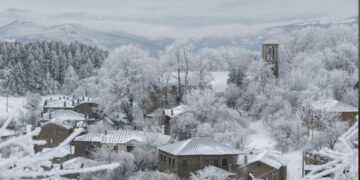 Μαγευτικό Νυμφαίο: Χιονισμένο τοπίο στις 15 Ιανουαρίου 2025