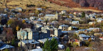 Το Νυμφαίο στα 5 χωριά της Ελλάδας για την “αληθινή εμπειρία του χειμώνα”, σύμφωνα με το Travel