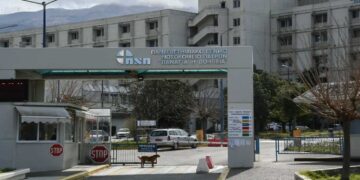 Θάνατος 20χρονου από μηνιγγίτιδα: Μεταβαίνει εκτάκτως κλιμάκιο του ΕΟΔΥ στην Πάτρα – Μέτρα ενόψει Καρναβαλιού