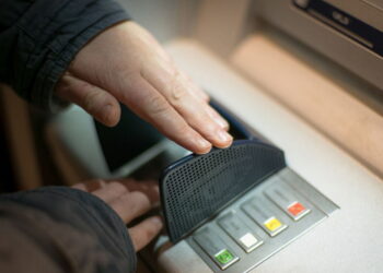 Τέλος στις αναλήψεις από ΑΤΜ- Πώς θα βγάζουμε χρήματα