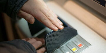 Τέλος στις αναλήψεις από ΑΤΜ- Πώς θα βγάζουμε χρήματα