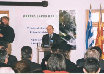 Με πρωτοβουλία του Κώστα Σημίτη ιδρύθηκε το 2000 το Πάρκο Πρεσπών