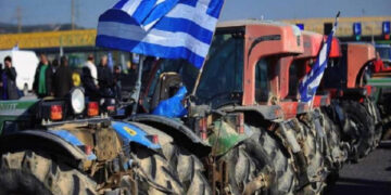 Έβγαλαν τα τρακτέρ στην αερογέφυρα Μάλγαρων