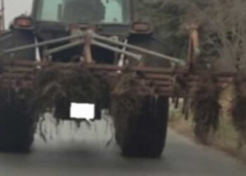 Σοβαρή ΕΠΙΣΉΜΑΝΣΗ προς τους οδηγούς τρακτέρ , που αφήνουν επικίνδυνα υπολείμματα στην άσφαλτο! (της Κούλας Πουλασιχίδου)