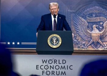 Τραμπ από Νταβός: “Tέλος η «πράσινη αηδία» και ο λιγνίτης καθαρός είναι”