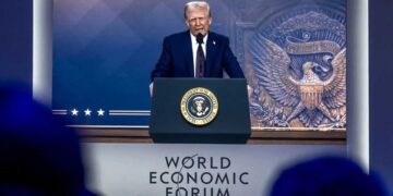 Τραμπ από Νταβός: “Tέλος η «πράσινη αηδία» και ο λιγνίτης καθαρός είναι”