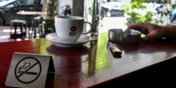 Αλκοόλ και τσιγάρα μόνο με ταυτότητα πλέον – Νέες απαγορεύσεις, έρχονται αυστηρές ποινές