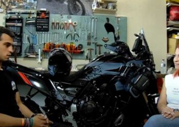 Ο Βαγγέλης Κερασιώτης από την Λευκοπηγή Κοζάνης, σε μια συνέντευξη για το περιπετειώδες ταξίδι του στην Τυνησία, με παρέα δύο φίλους και τις μηχανές τους